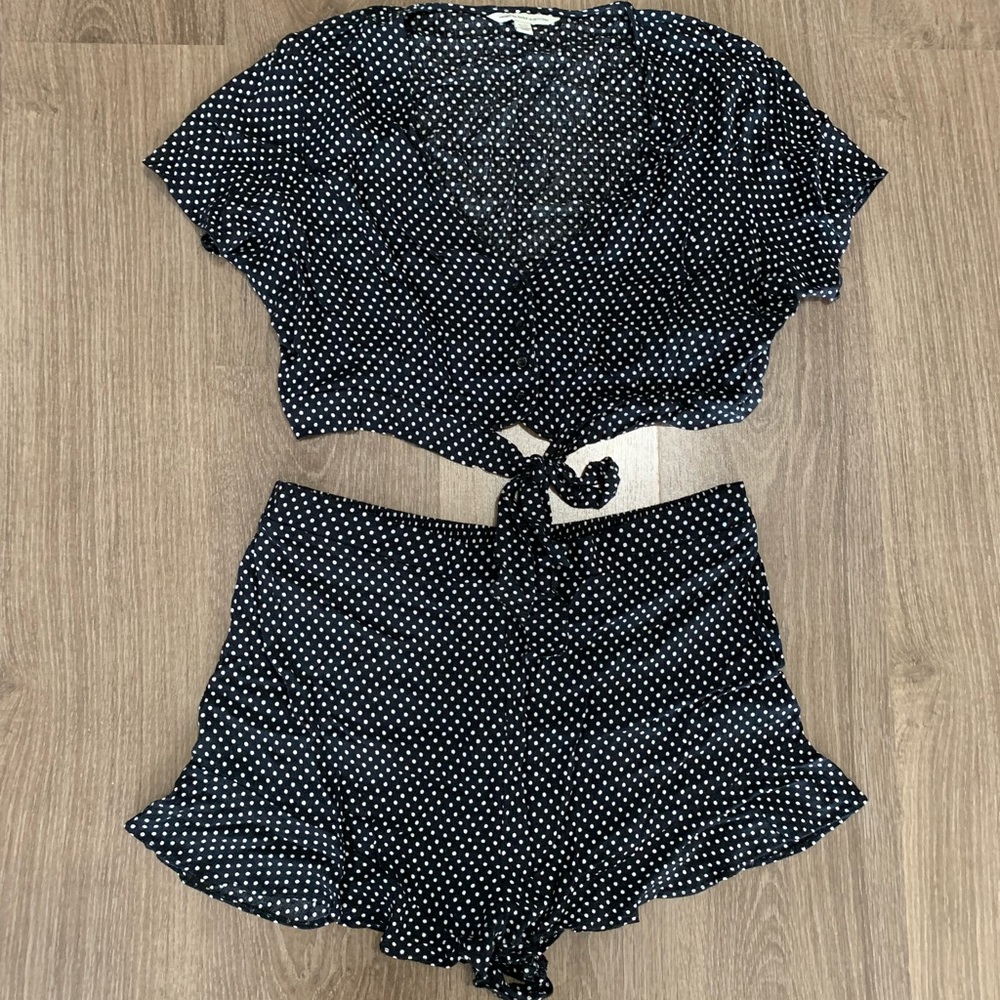 AMERICAN EAGLE shirt and tie cropped top set (polka dots)